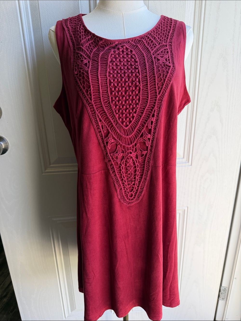 Signature Studio Crochet Faux Suede Sleeveless MIDI Dress in Raspberry Size L